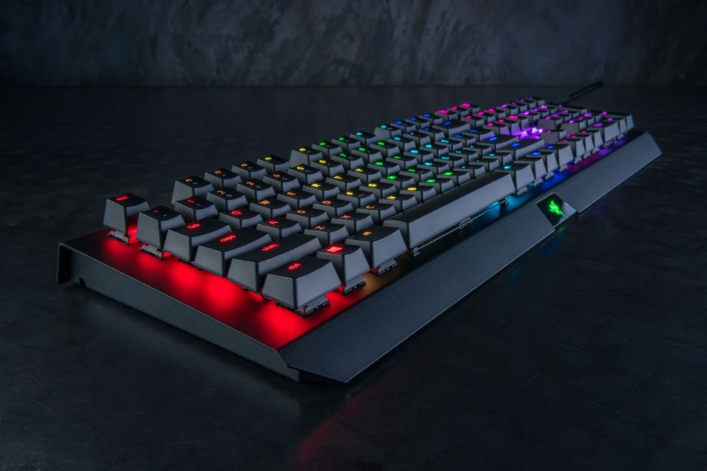 razer-blackwidow-x-chroma-klavye-ozellikleri-nelerdir